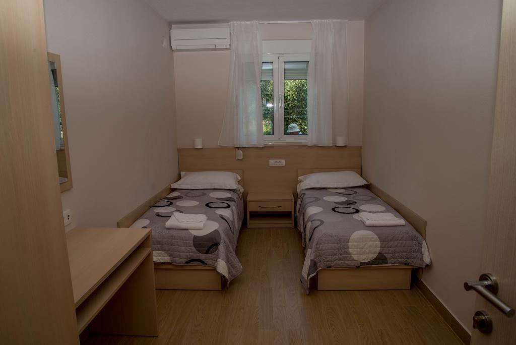 Waterfront Apartments - Tučepi エクステリア 写真