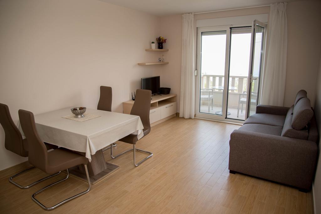 Waterfront Apartments - Tučepi エクステリア 写真