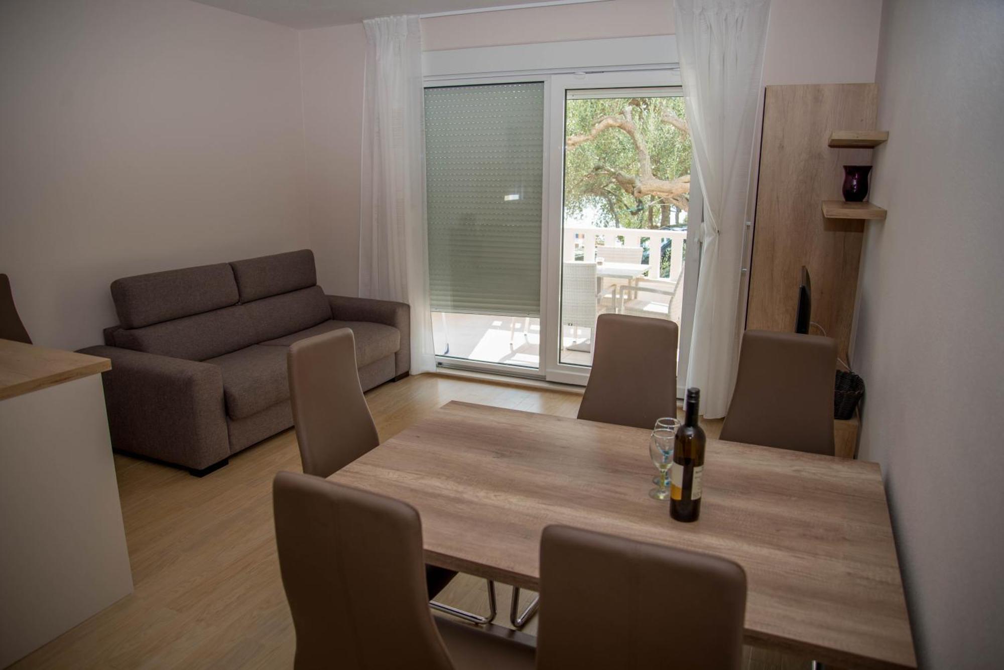 Waterfront Apartments - Tučepi エクステリア 写真